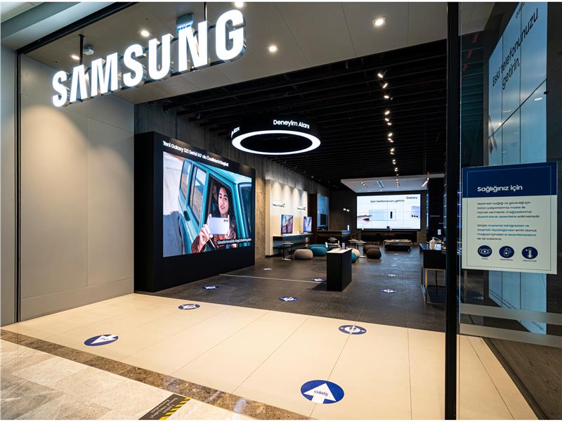 Samsung Galaxy S21 Serisi’nin kalite kontrollerinden mağazalara yaptığı yolculuk